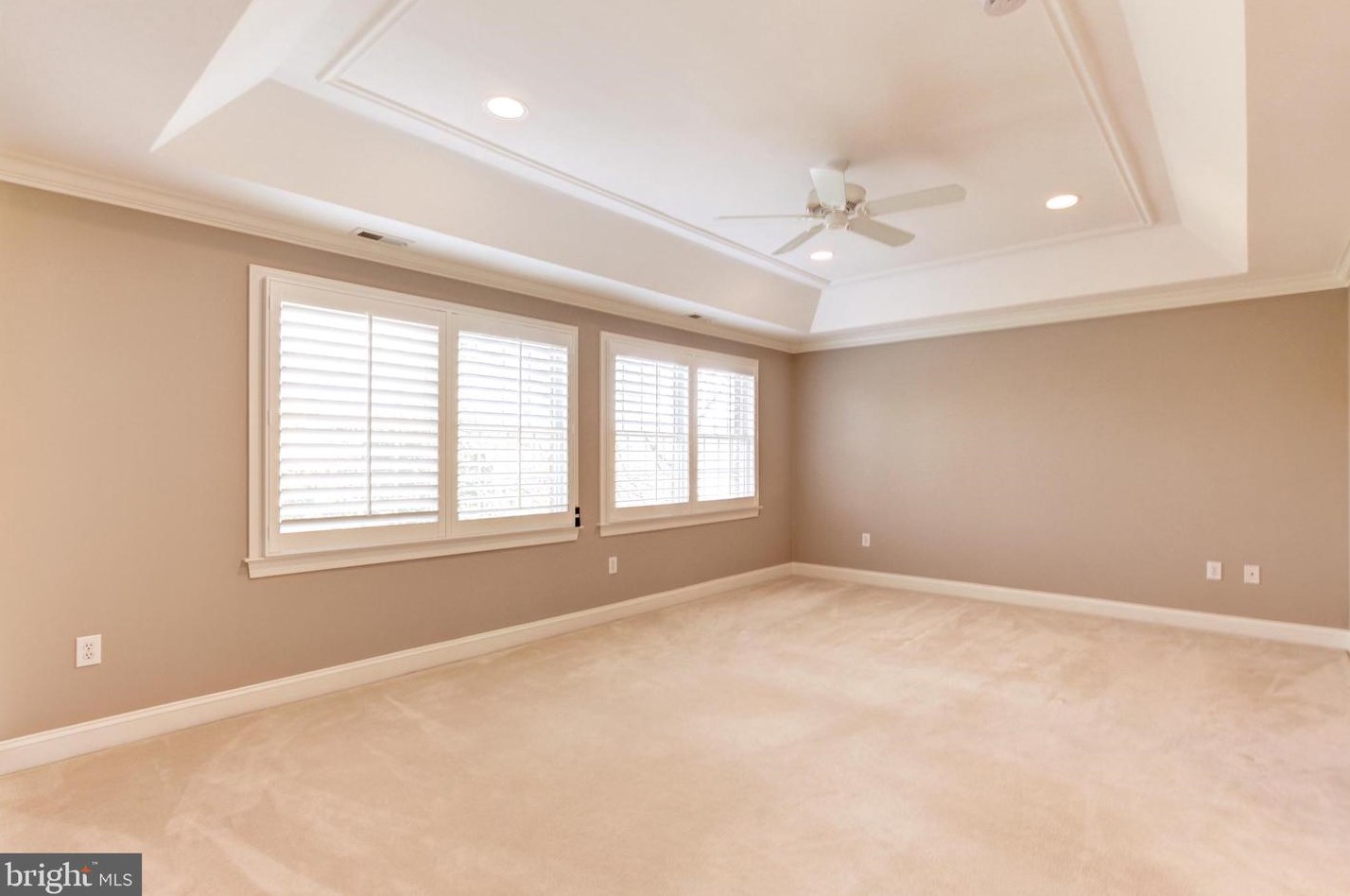2217 Harithy Dr, Vienna VA  22027-1058 exterior