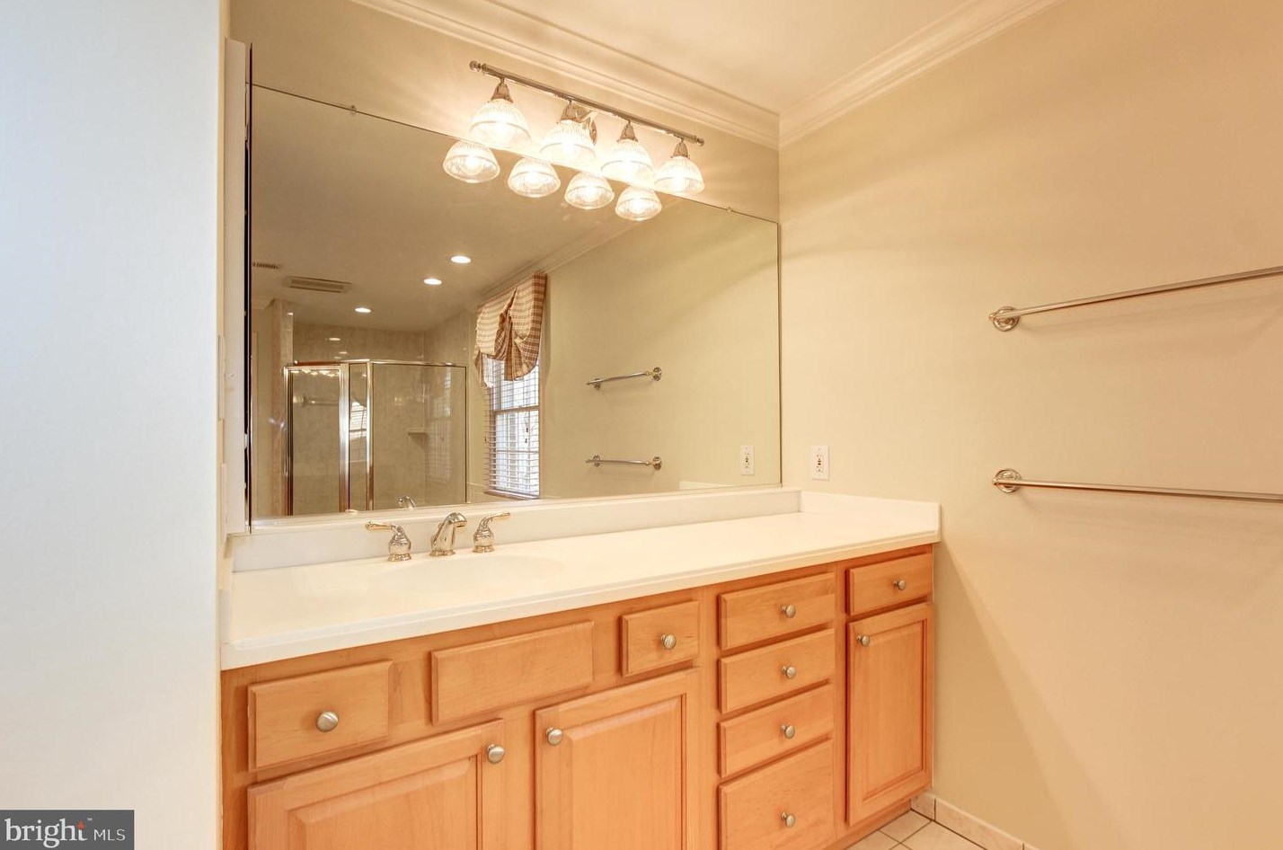 2217 Harithy Dr, Vienna VA  22027-1058 exterior
