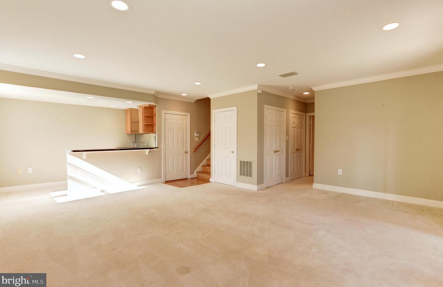 2217 Harithy Dr, Vienna VA  22027-1058 exterior