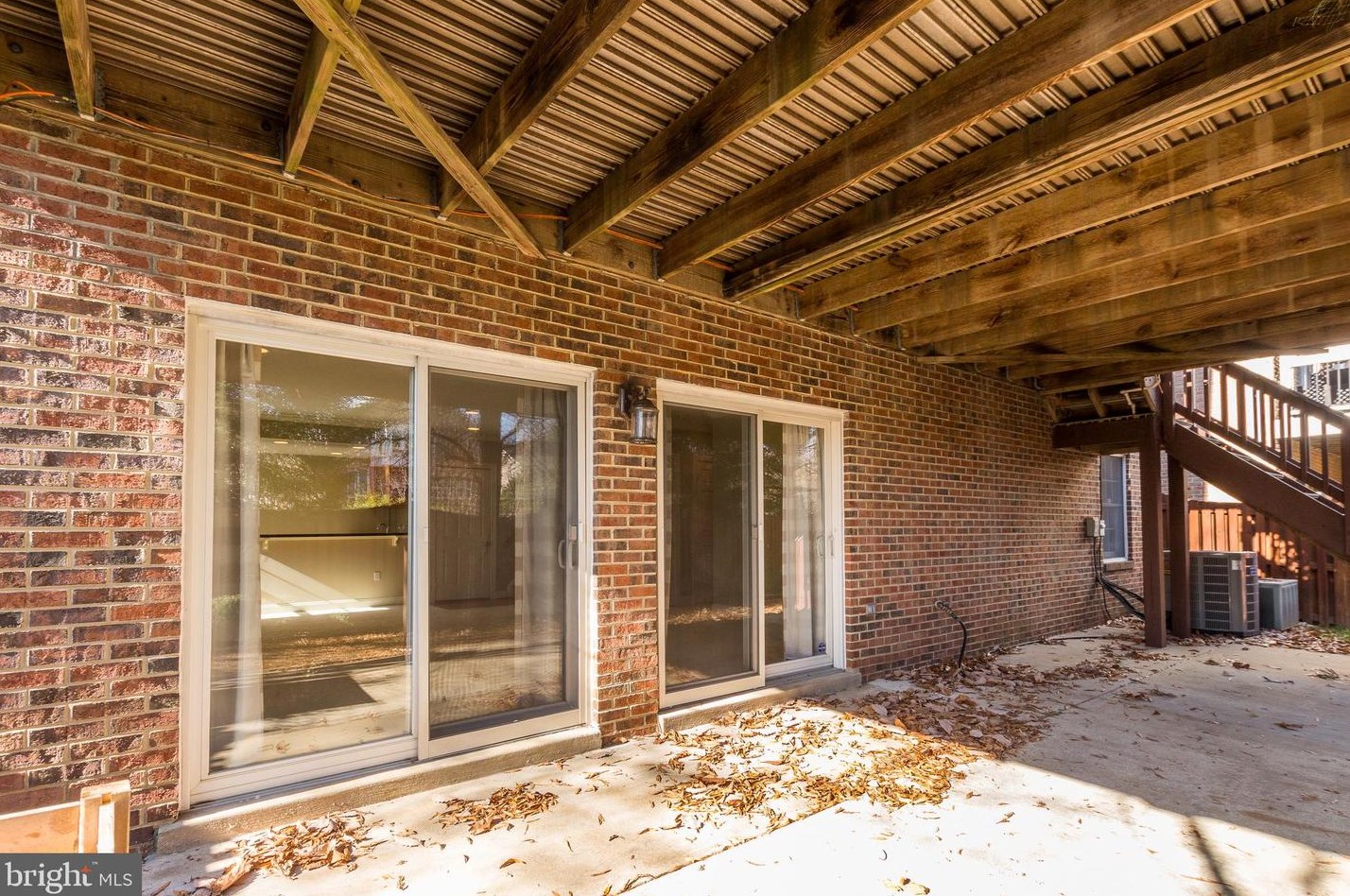 2217 Harithy Dr, Vienna VA  22027-1058 exterior