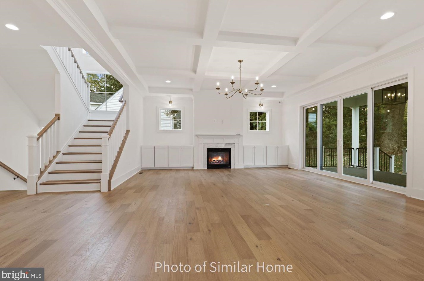 1002 Hillcrest Dr, Vienna VA  22180-6456 exterior