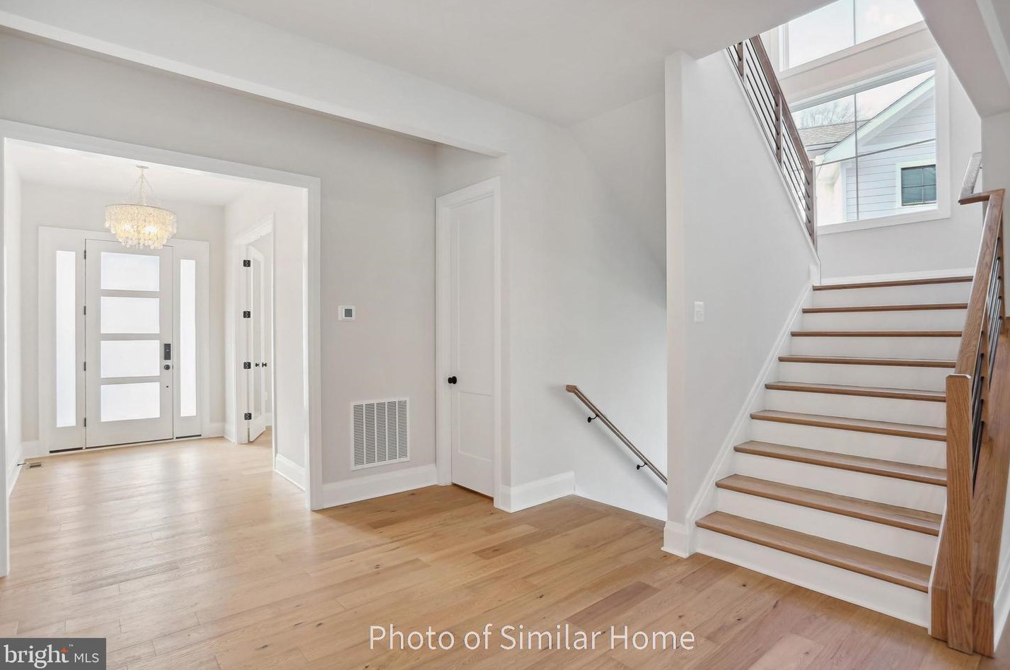 1002 Hillcrest Dr, Vienna VA  22180-6456 exterior