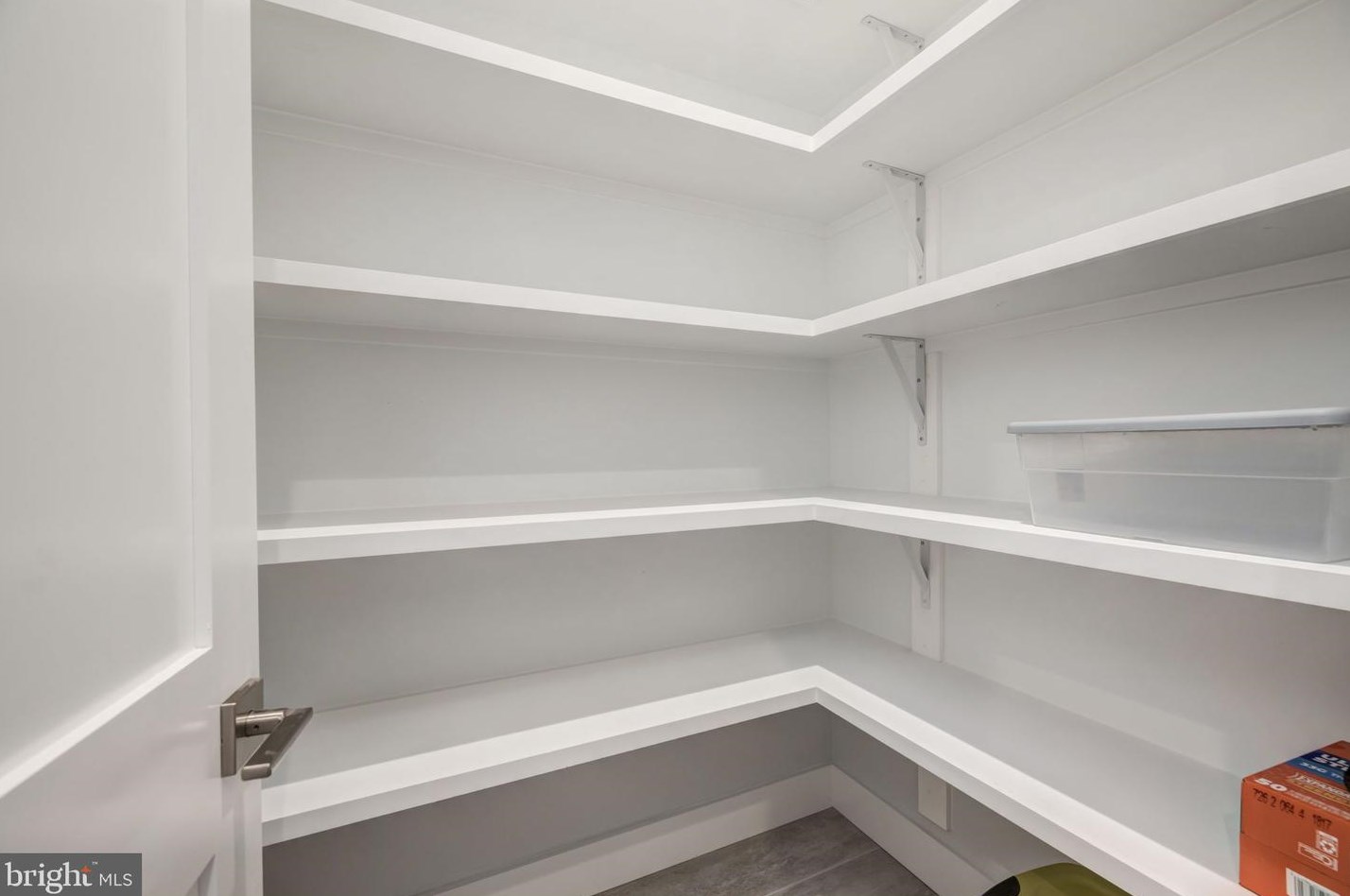 413 Orleans Cir, Vienna VA  22180-6471 exterior