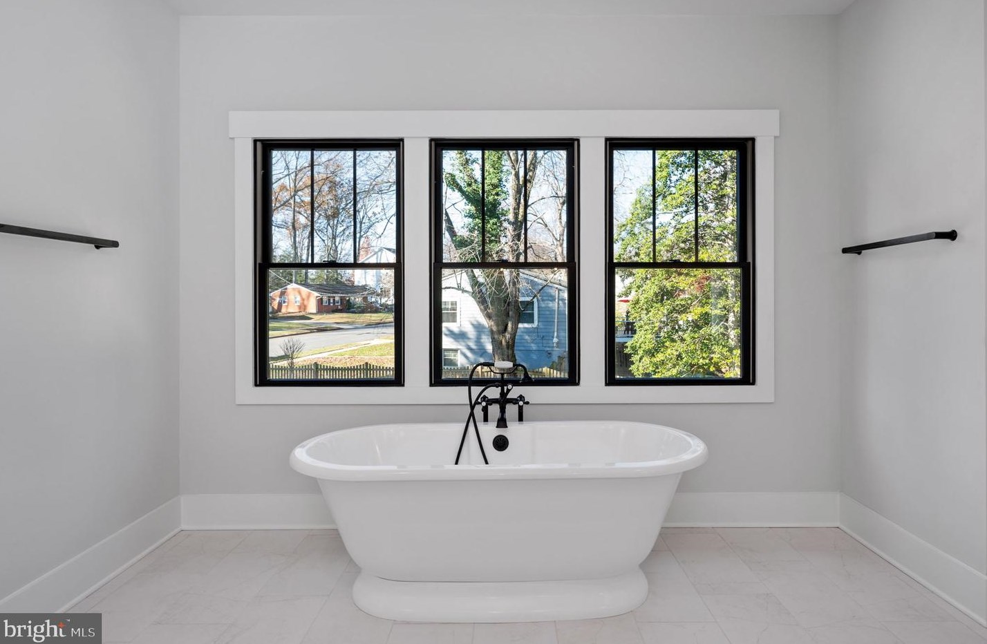 100 James Dr, Vienna VA  22180-6710 exterior