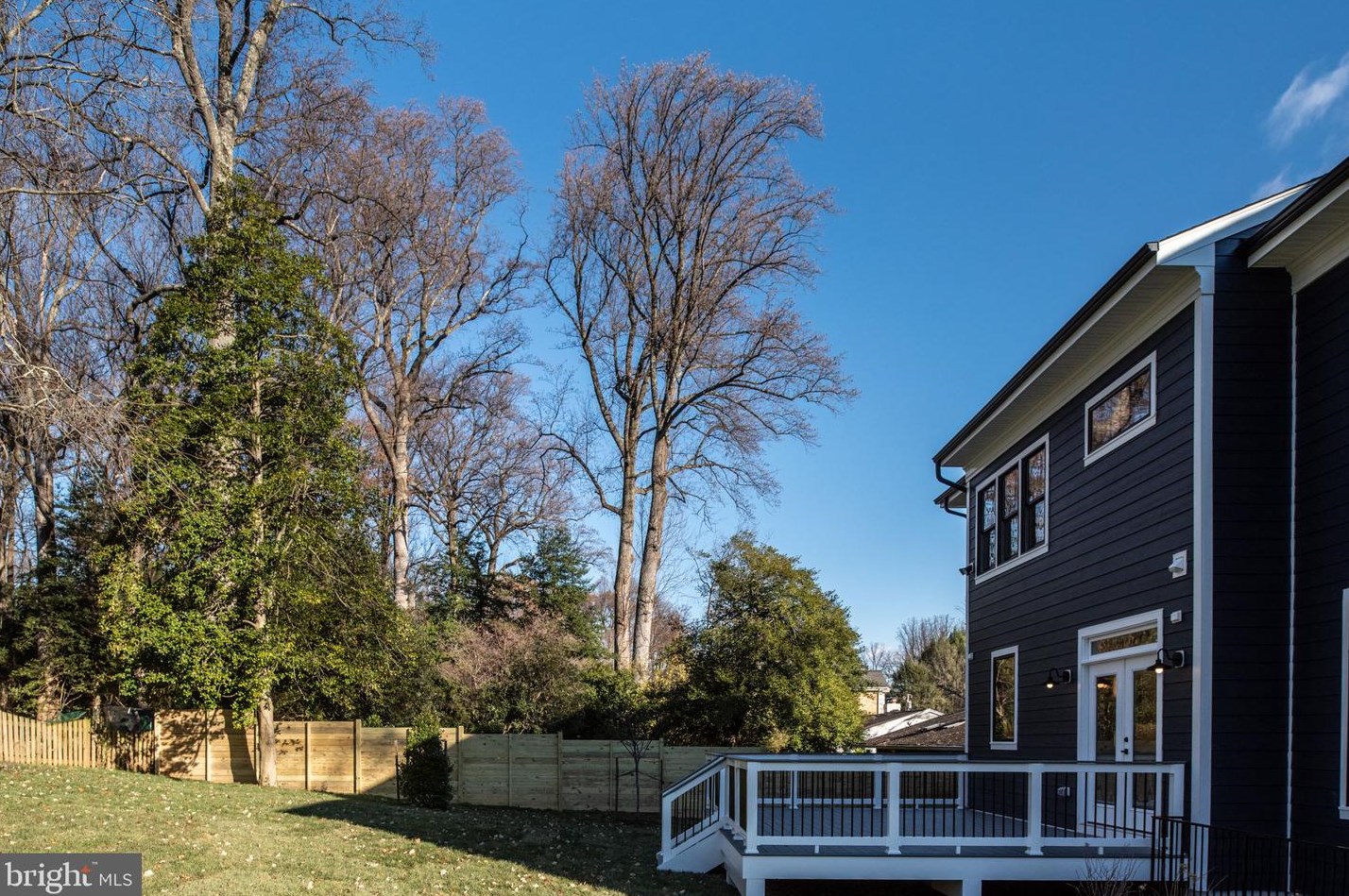 100 James Dr, Vienna VA  22180-6710 exterior