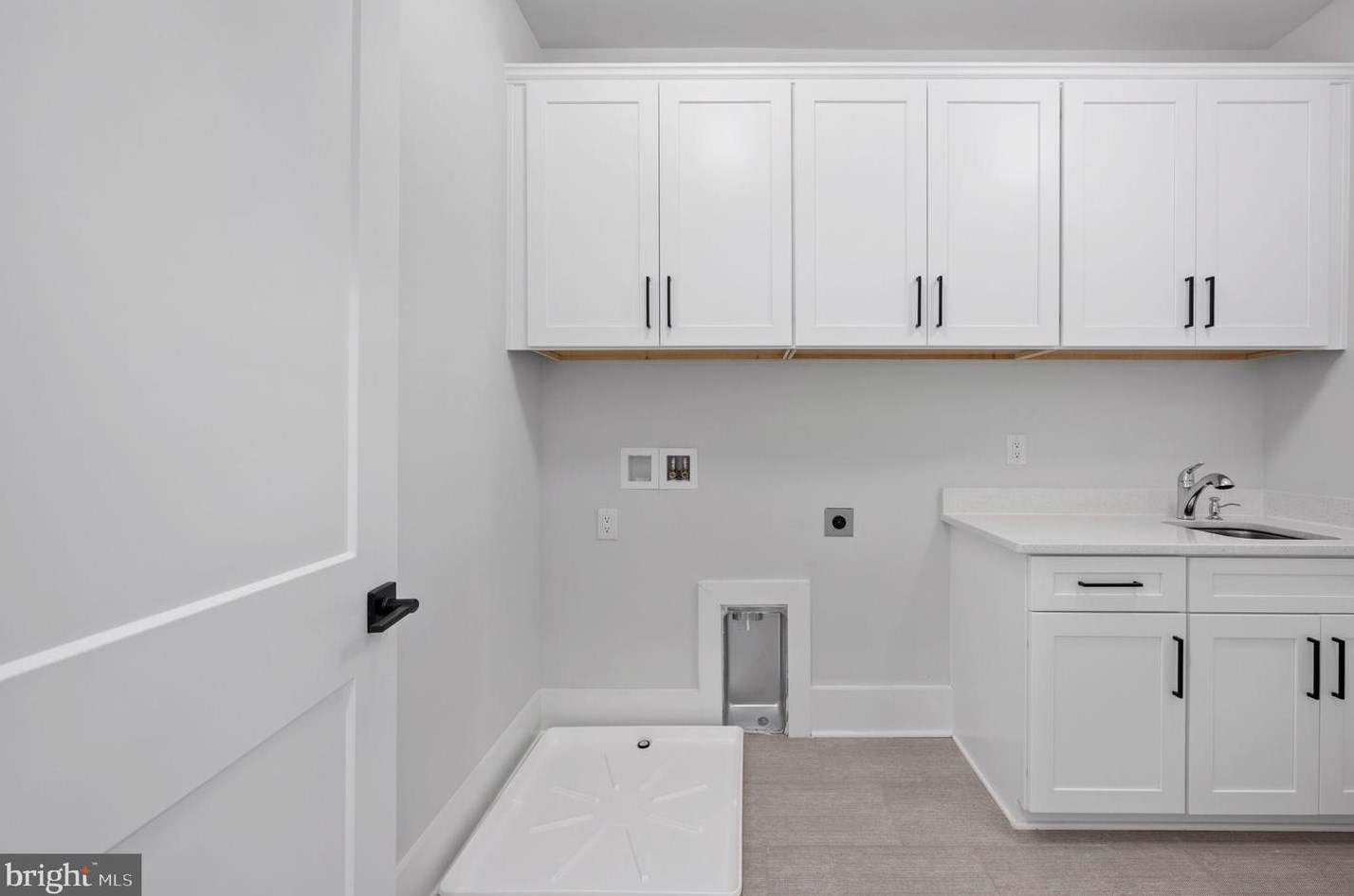 100 James Dr, Vienna VA  22180-6710 exterior