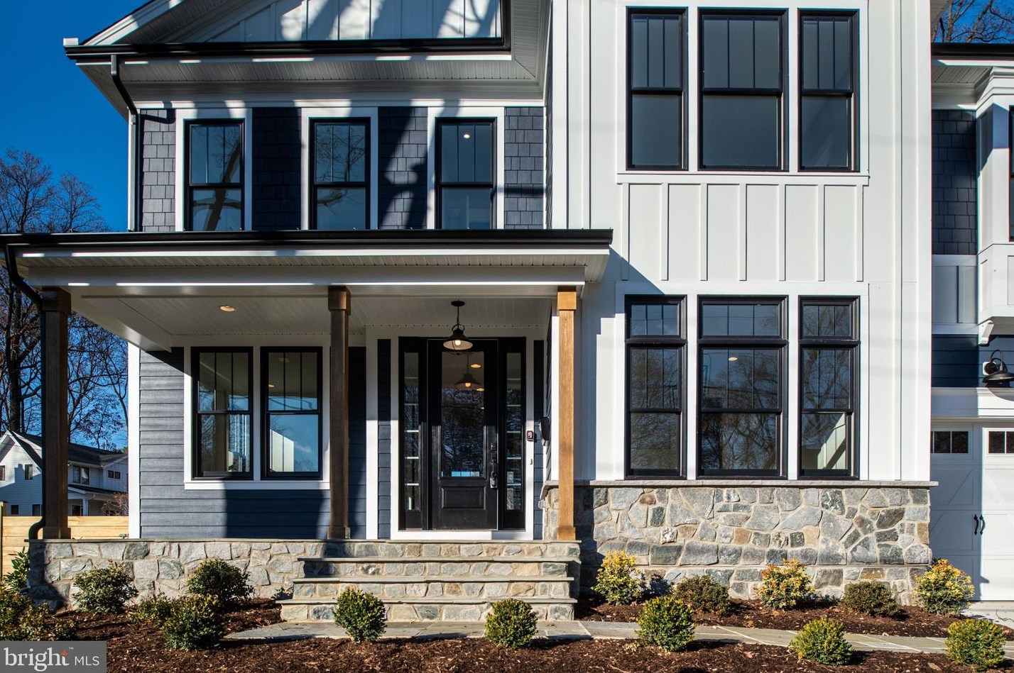 100 James Dr, Vienna VA  22180-6710 exterior