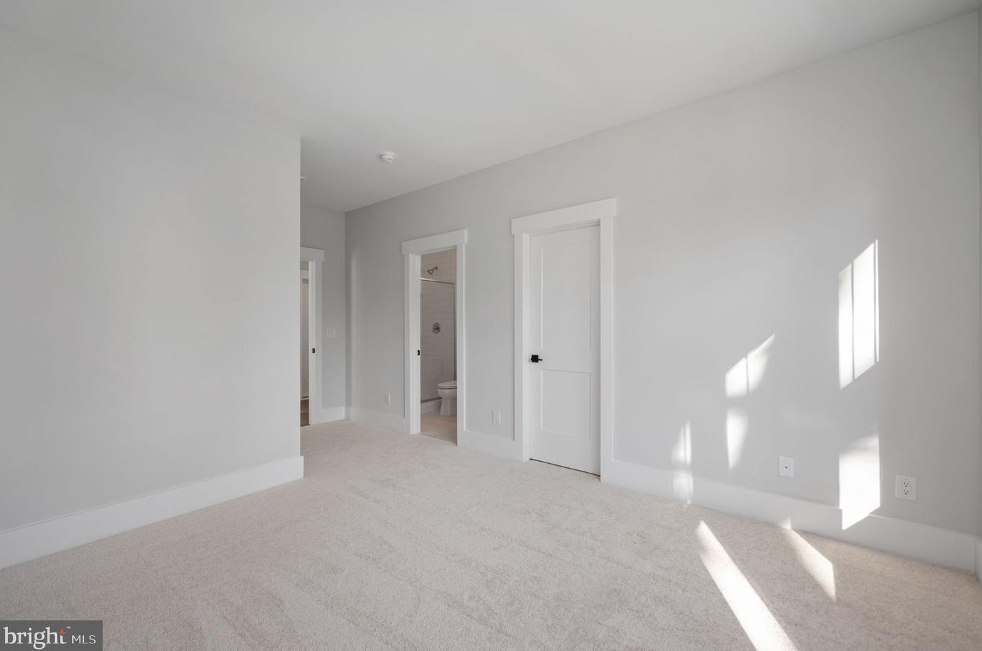 100 James Dr, Vienna VA  22180-6710 exterior