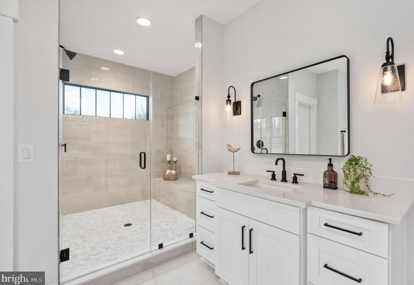 100 James Dr, Vienna VA  22180-6710 exterior