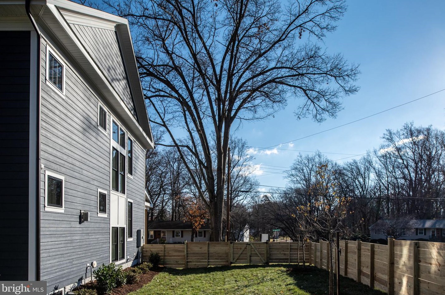 100 James Dr, Vienna VA  22180-6710 exterior