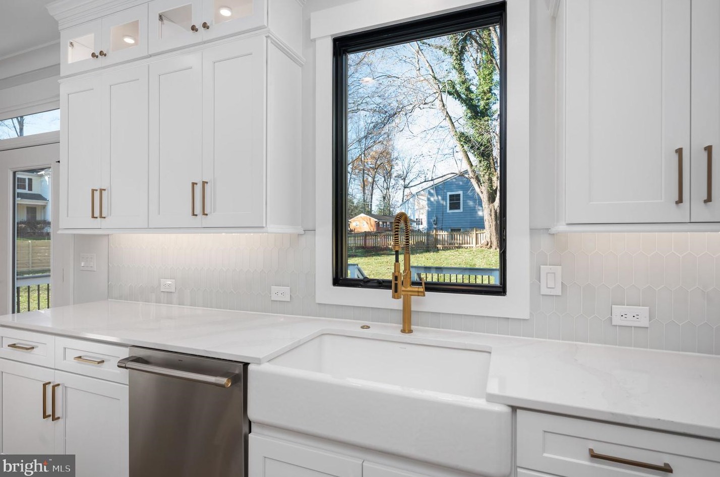 100 James Dr, Vienna VA  22180-6710 exterior