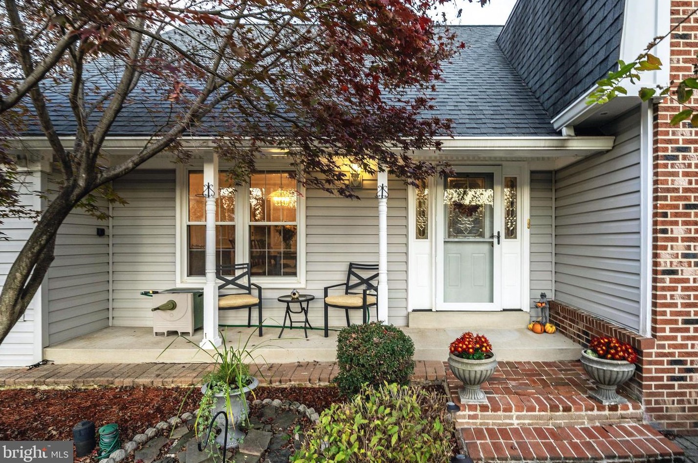 4351 Cub Run Rd, Fairfax VA  20151-1300 exterior