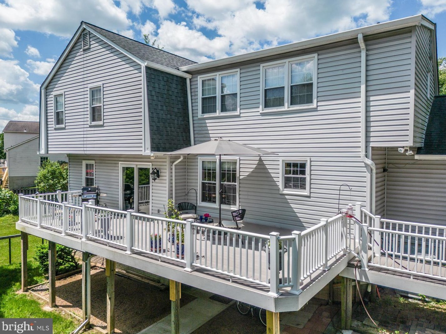 4351 Cub Run Rd, Fairfax VA  20151-1300 exterior