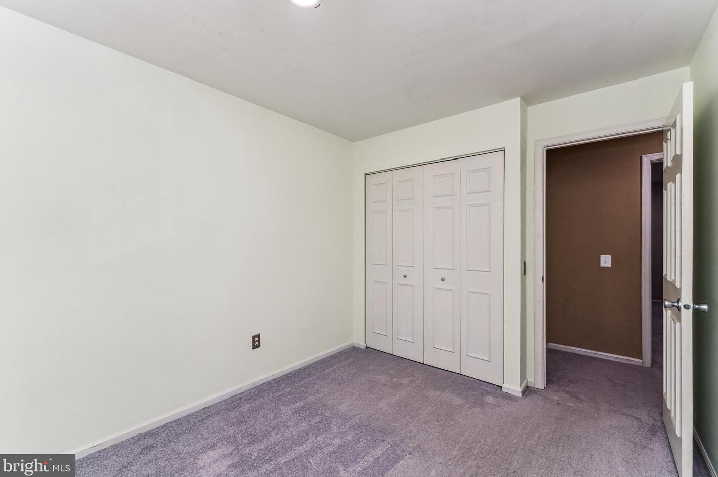 14818 Lynhodge Ct, Centreville VA  20120-1861 exterior