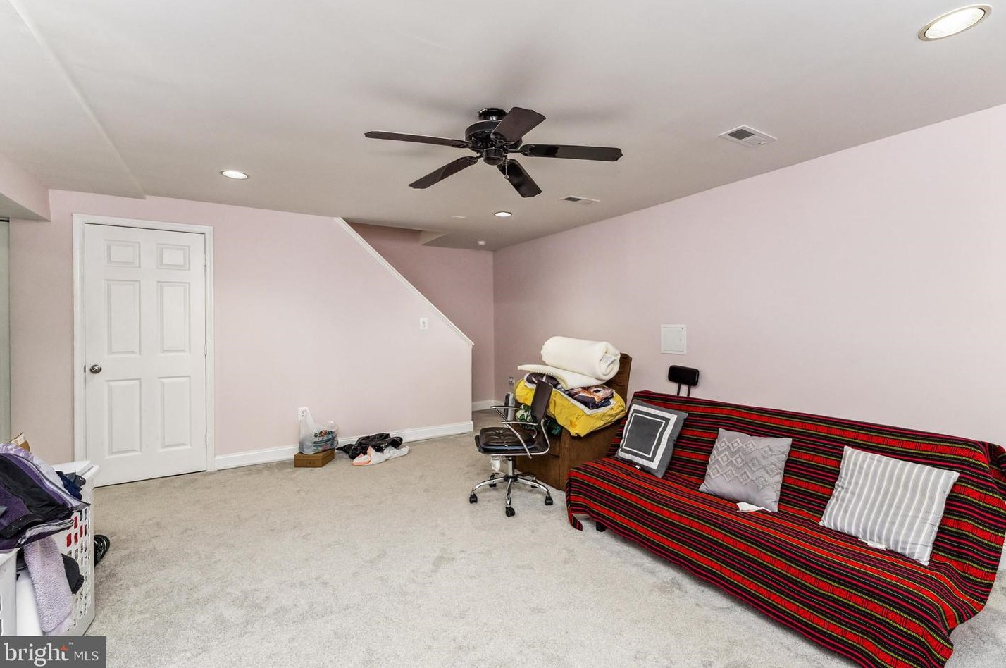 14818 Lynhodge Ct, Centreville VA  20120-1861 exterior