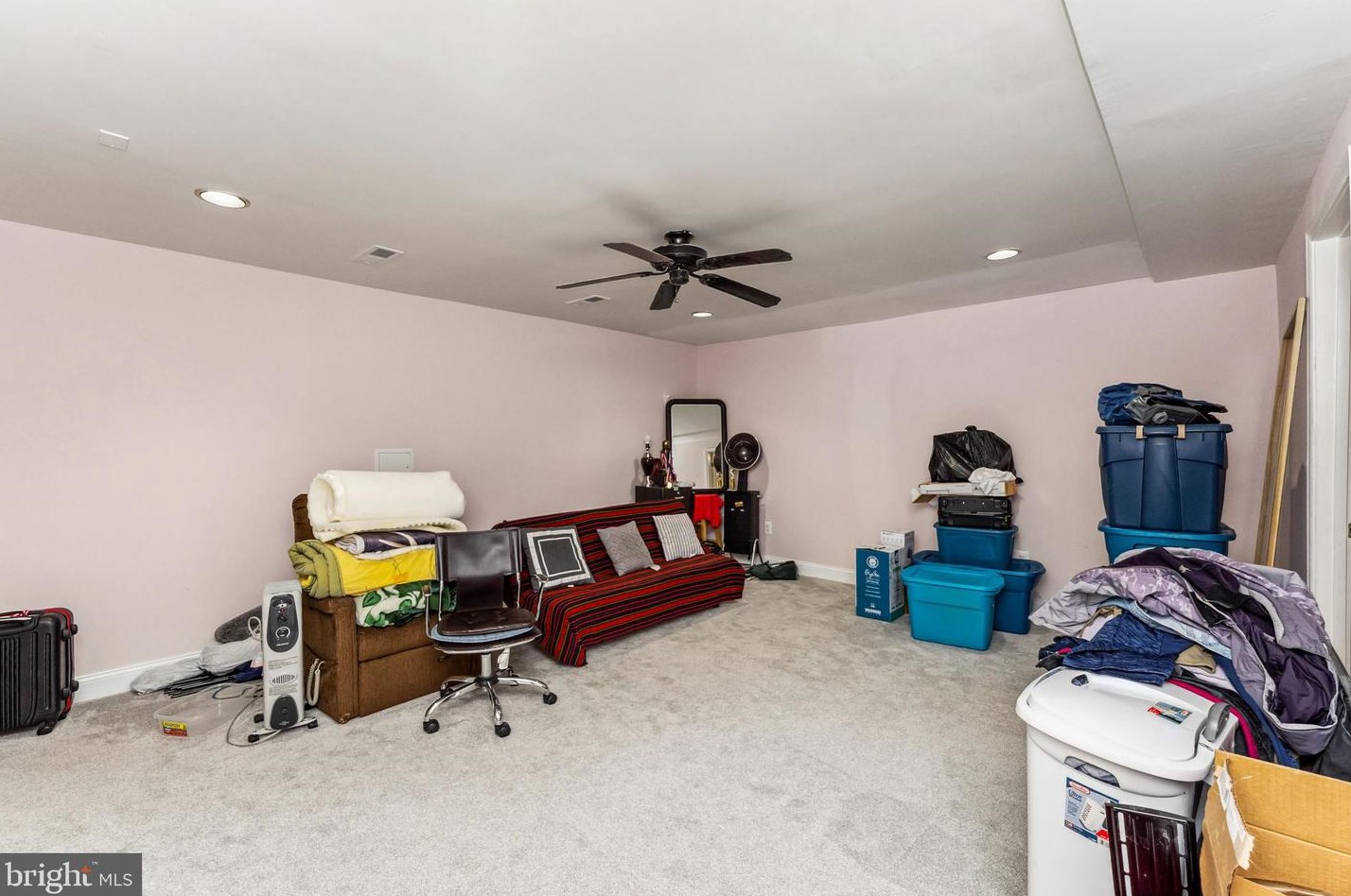 14818 Lynhodge Ct, Centreville VA  20120-1861 exterior