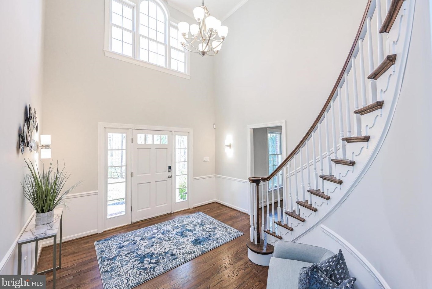 8624 Beaver Pond Ln, Fairfax VA  22039-2702 exterior