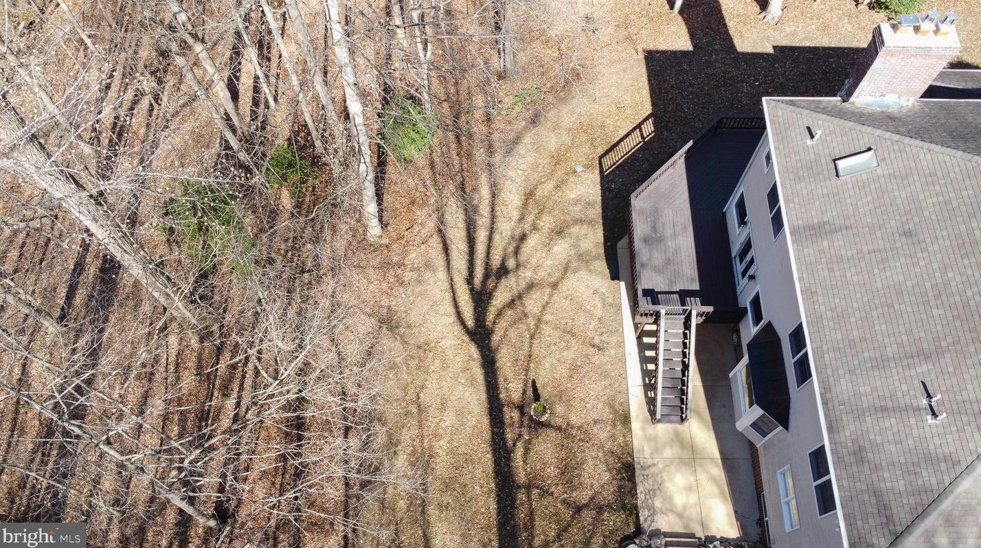 8624 Beaver Pond Ln, Fairfax VA  22039-2702 exterior