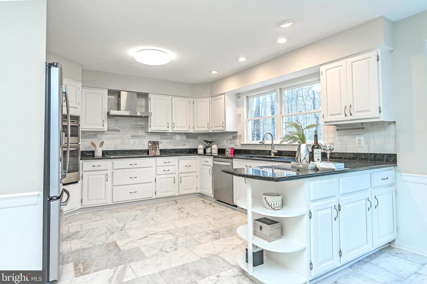 8624 Beaver Pond Ln, Fairfax VA  22039-2702 exterior