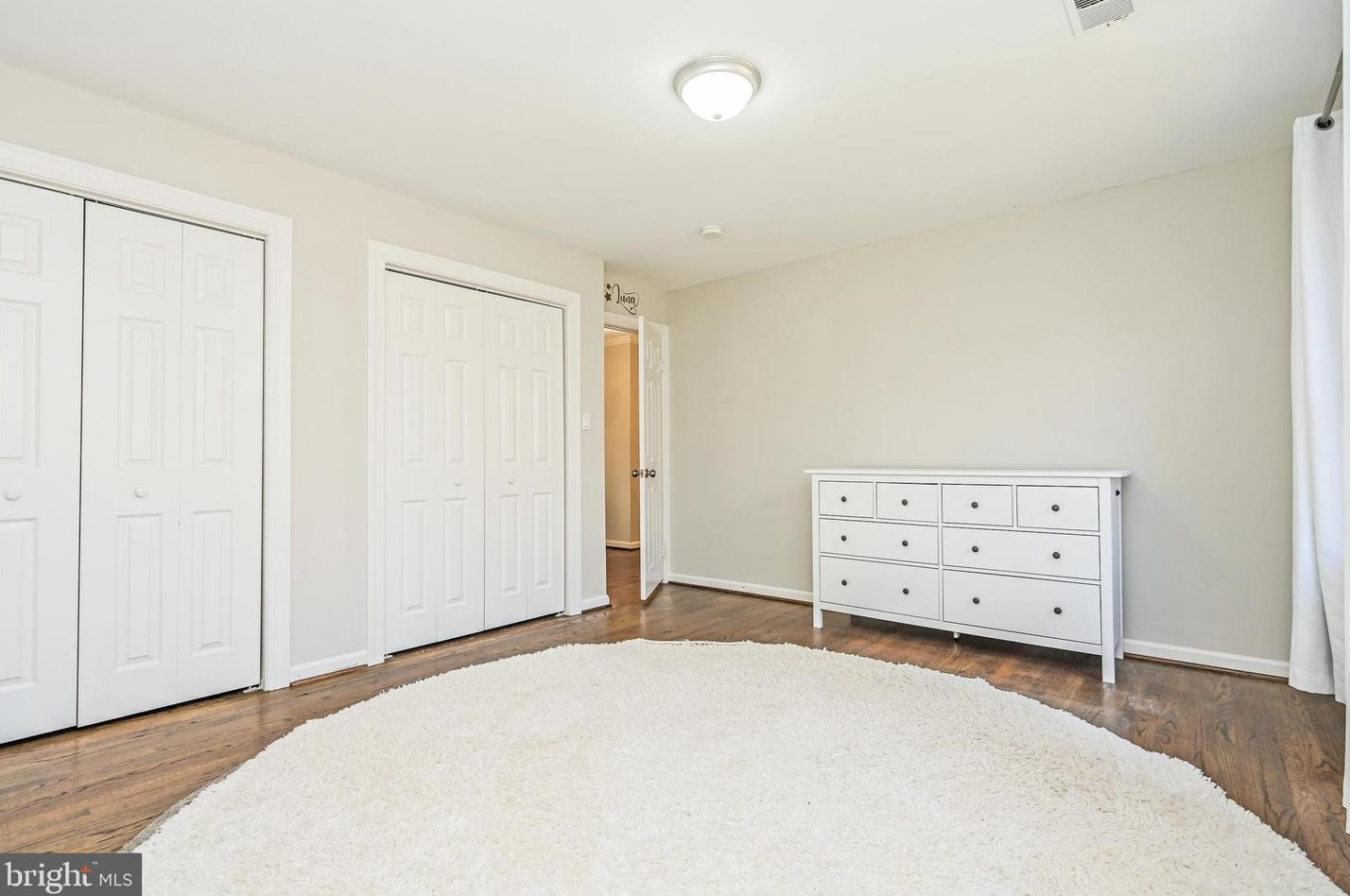 8624 Beaver Pond Ln, Fairfax VA  22039-2702 exterior