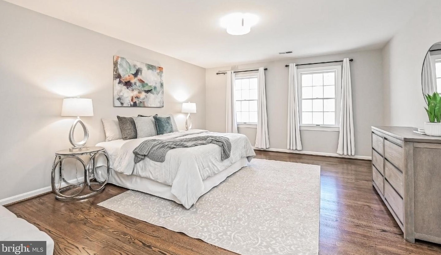 8624 Beaver Pond Ln, Fairfax VA  22039-2702 exterior