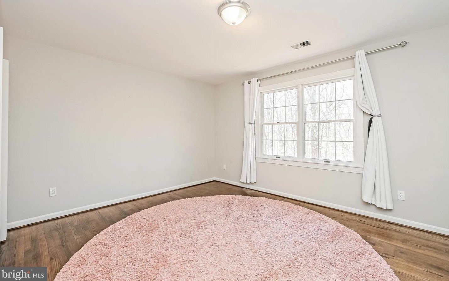 8624 Beaver Pond Ln, Fairfax VA  22039-2702 exterior