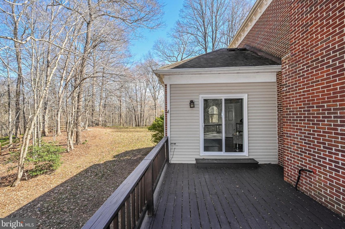 8624 Beaver Pond Ln, Fairfax VA  22039-2702 exterior