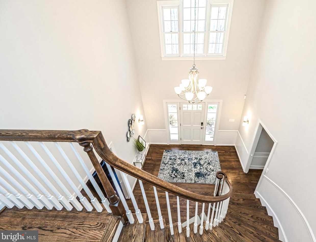 8624 Beaver Pond Ln, Fairfax VA  22039-2702 exterior