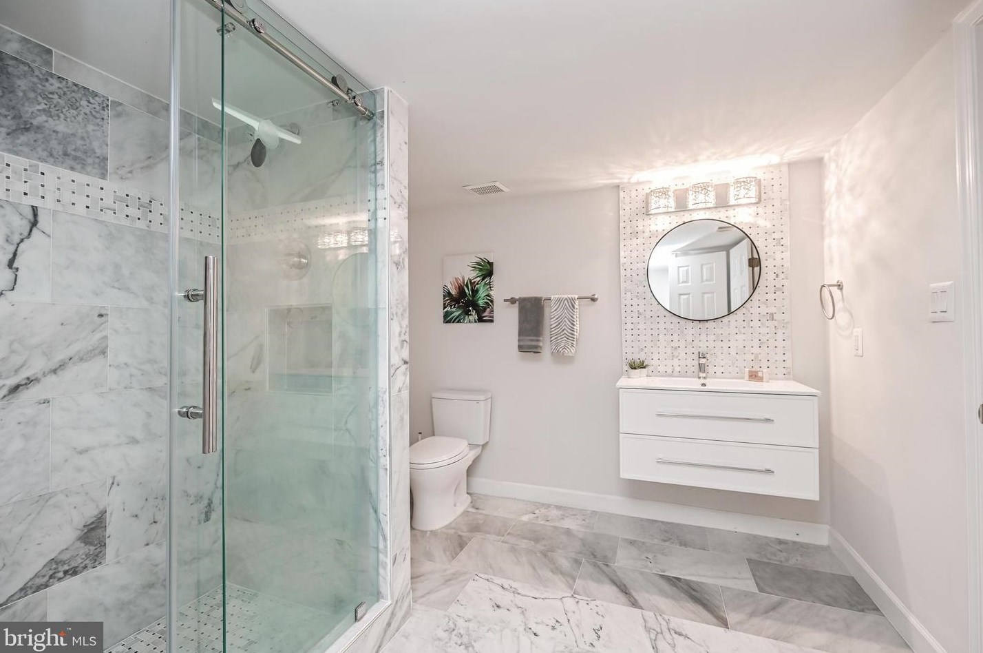 8624 Beaver Pond Ln, Fairfax VA  22039-2702 exterior