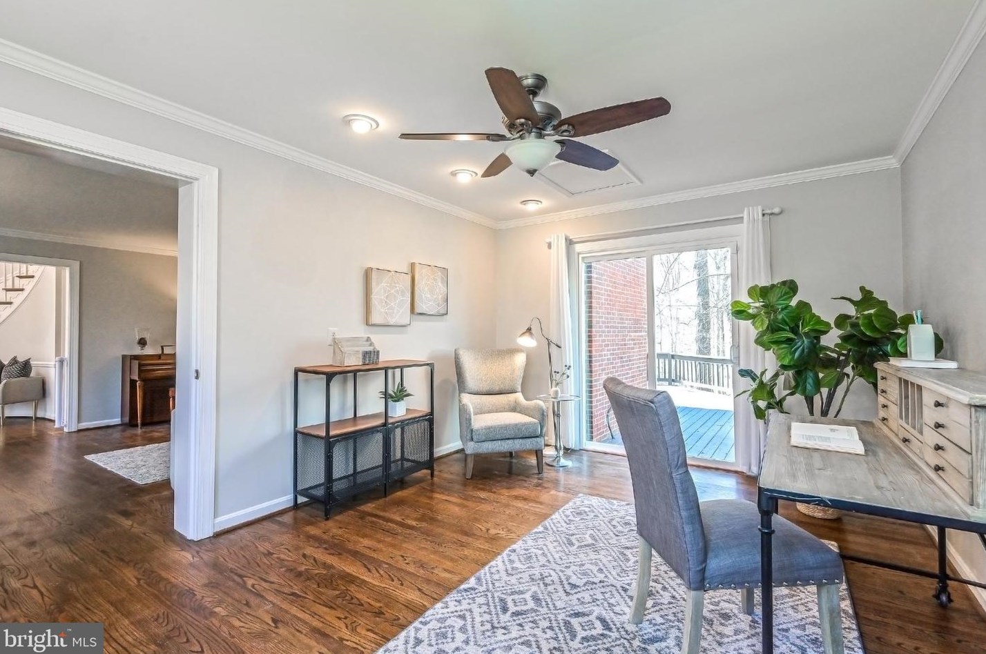 8624 Beaver Pond Ln, Fairfax VA  22039-2702 exterior