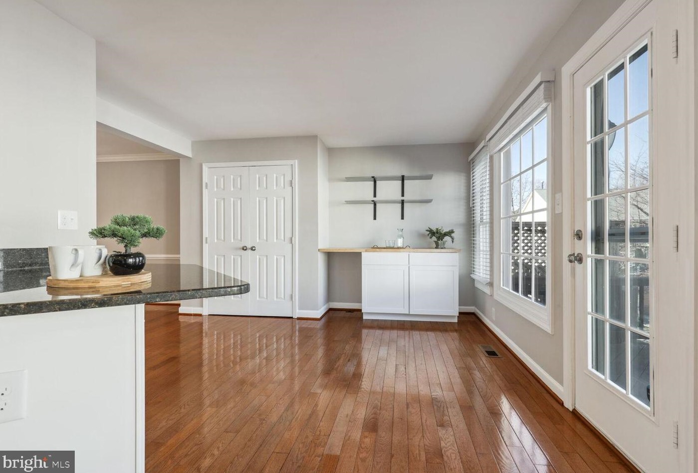 6306 Musket Ball Dr, Centreville VA  20121-2381 exterior