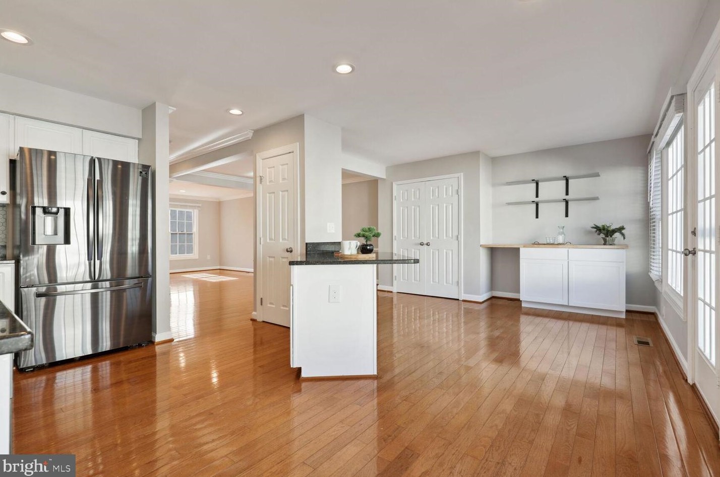 6306 Musket Ball Dr, Centreville VA  20121-2381 exterior