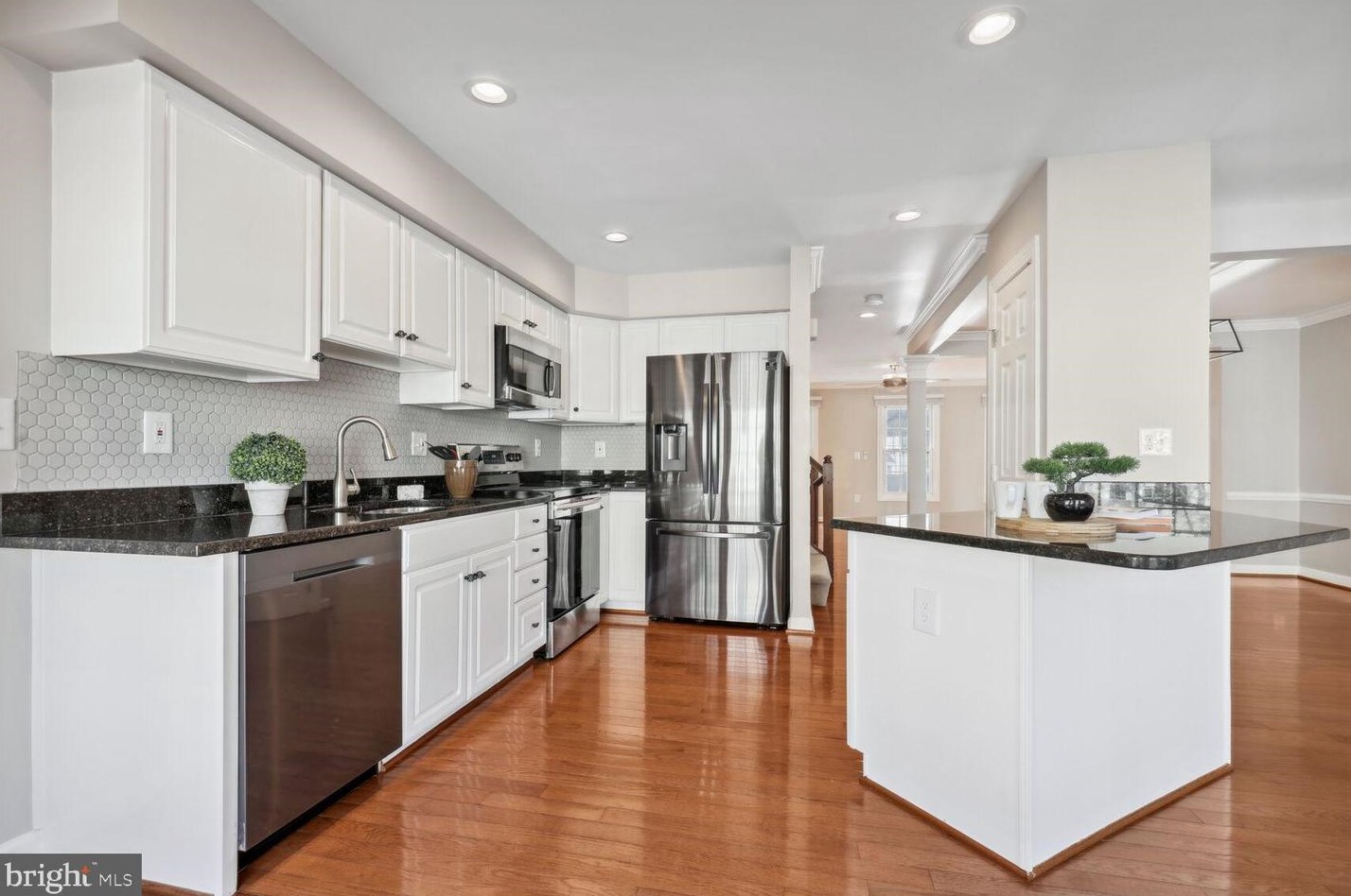 6306 Musket Ball Dr, Centreville VA  20121-2381 exterior