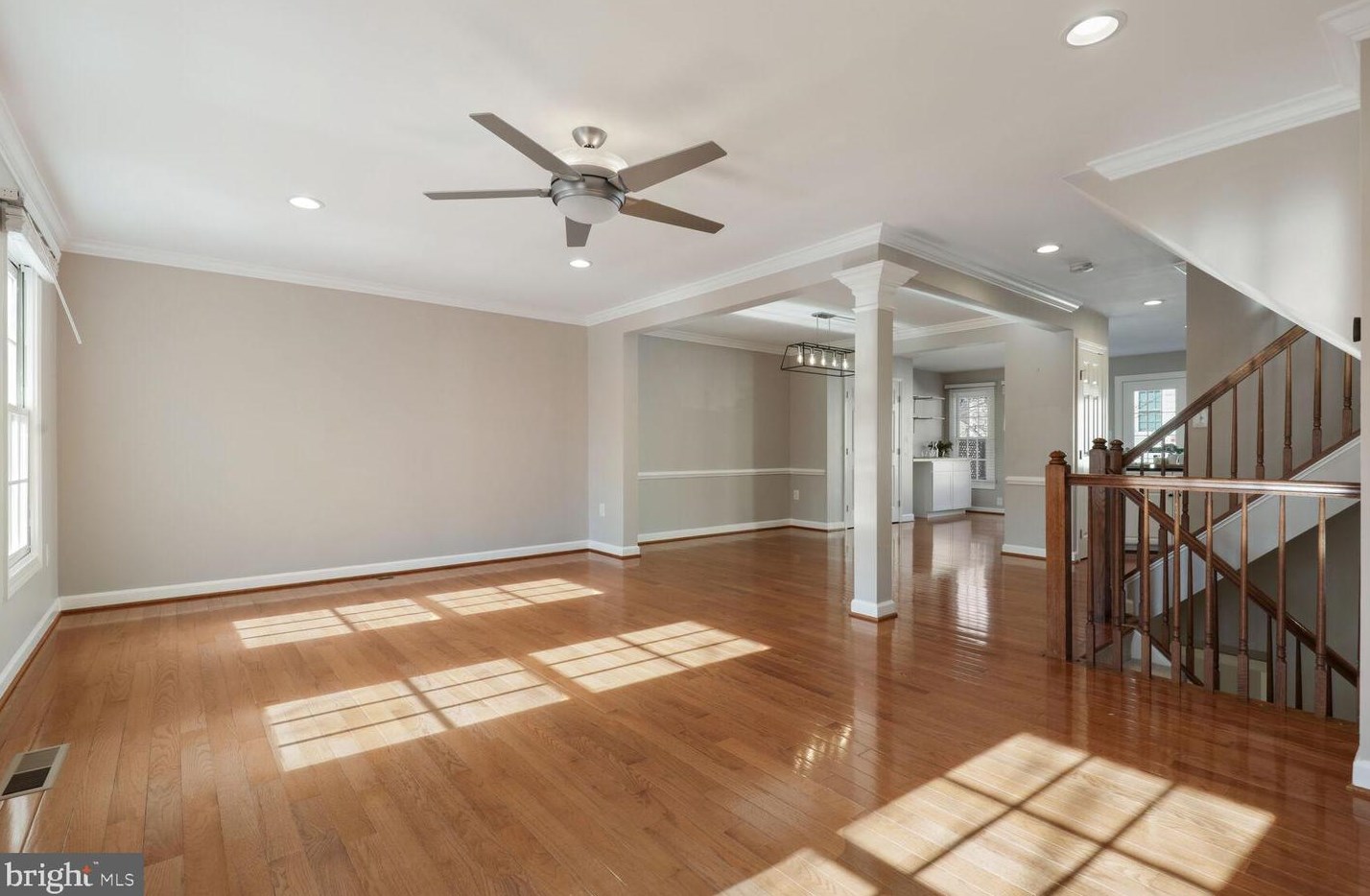 6306 Musket Ball Dr, Centreville VA  20121-2381 exterior