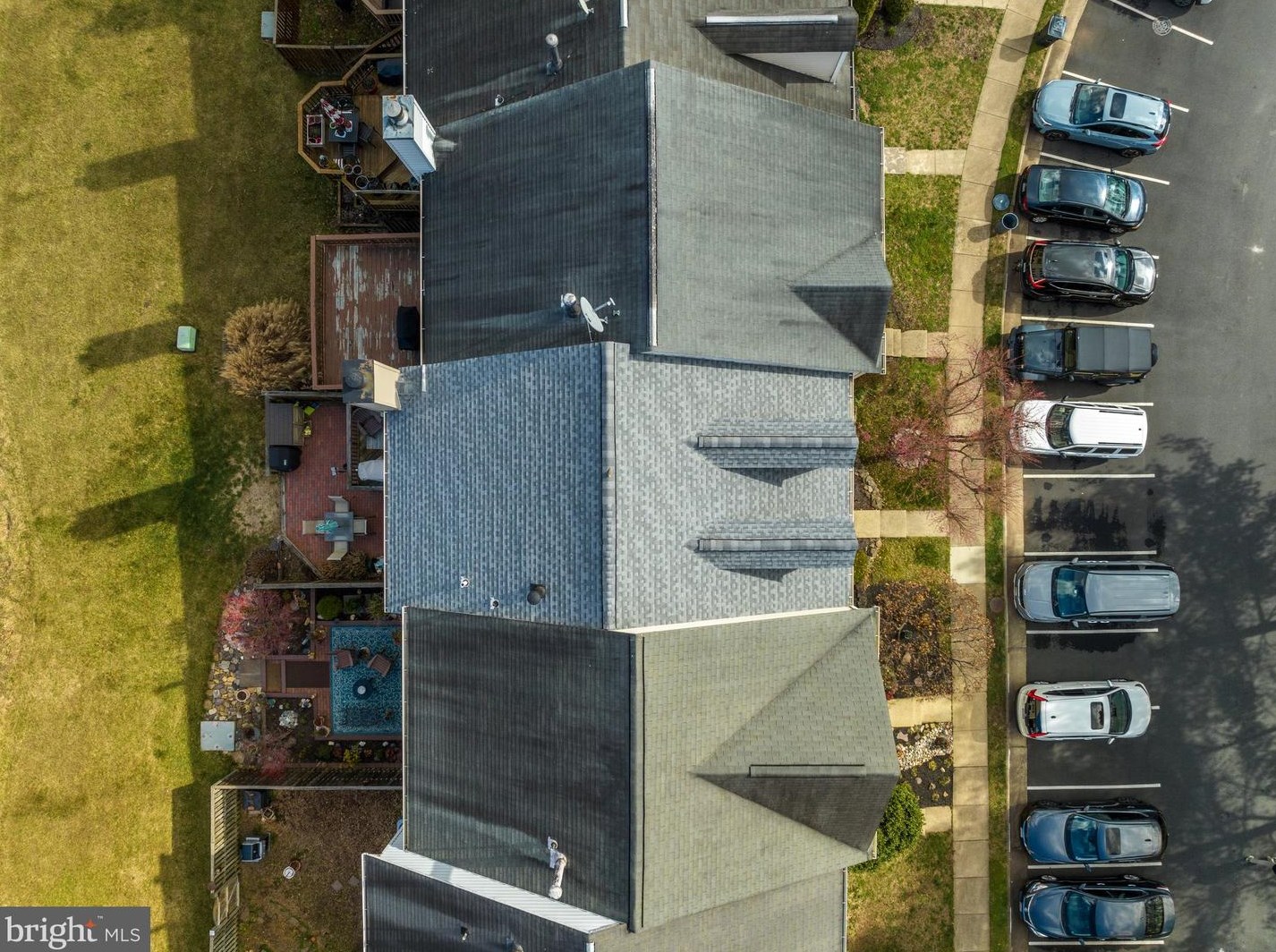 14127 Compton Valley Way, Centreville VA  20121-5002 exterior