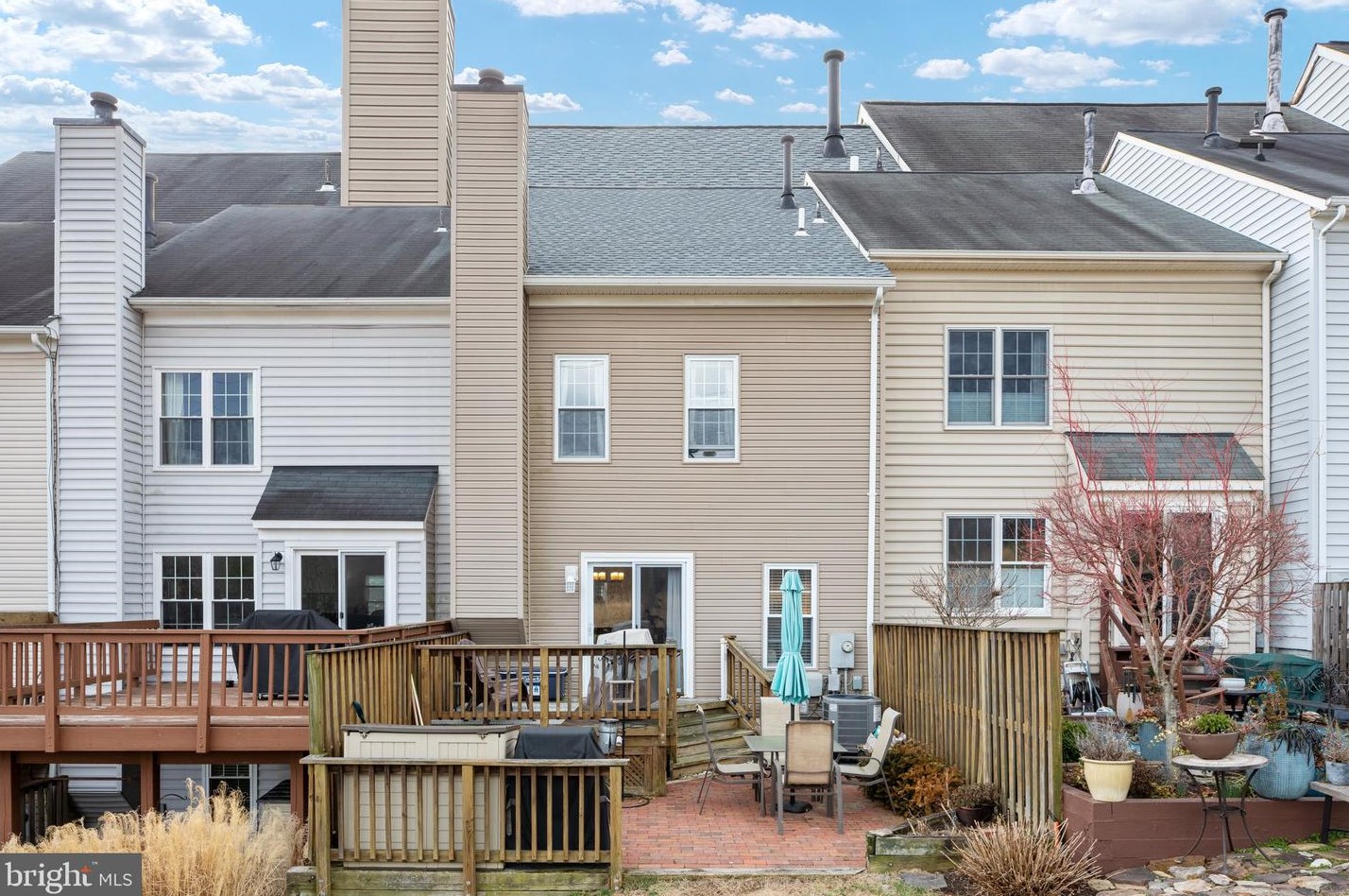 14127 Compton Valley Way, Centreville VA  20121-5002 exterior