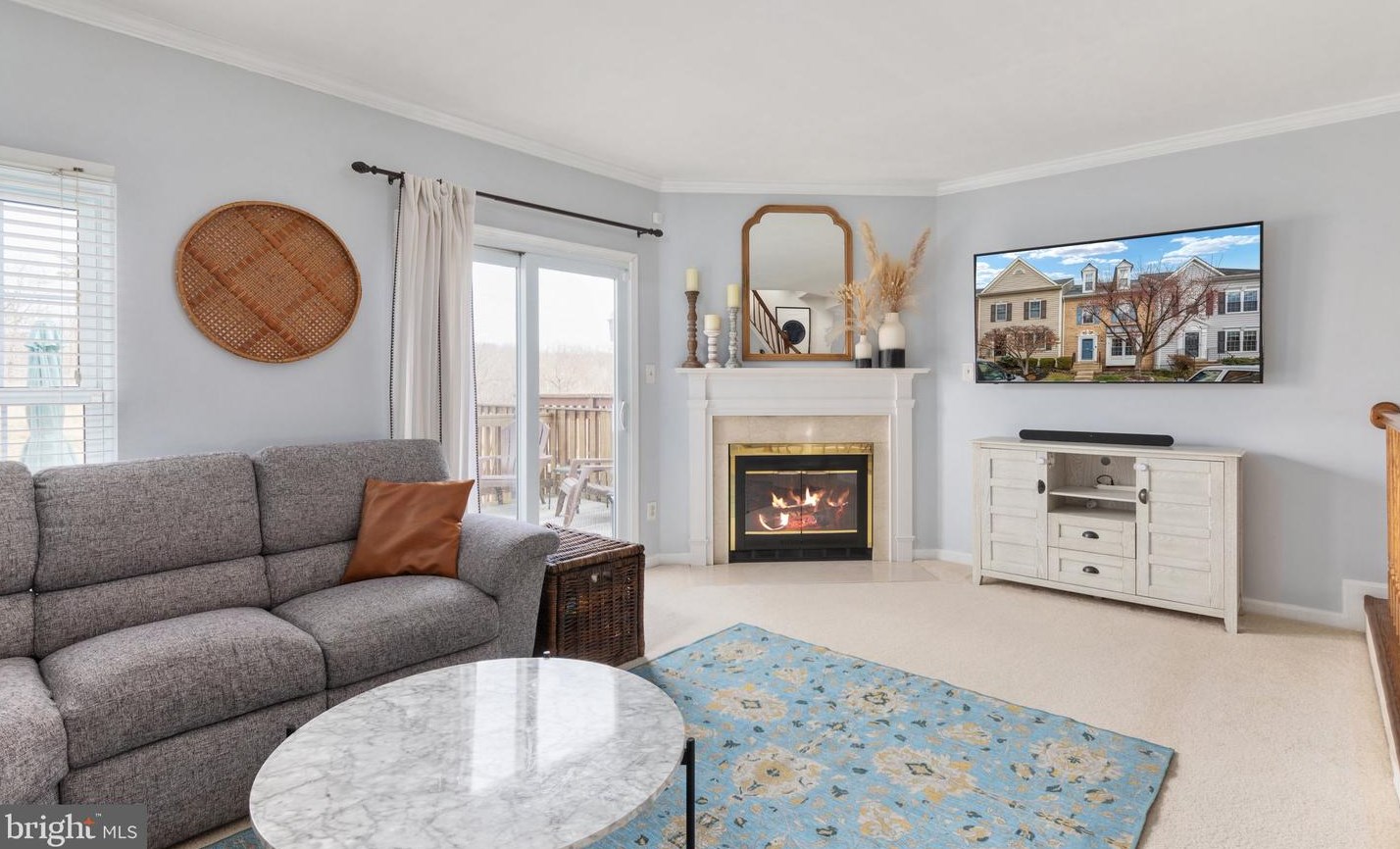 14127 Compton Valley Way, Centreville VA  20121-5002 exterior