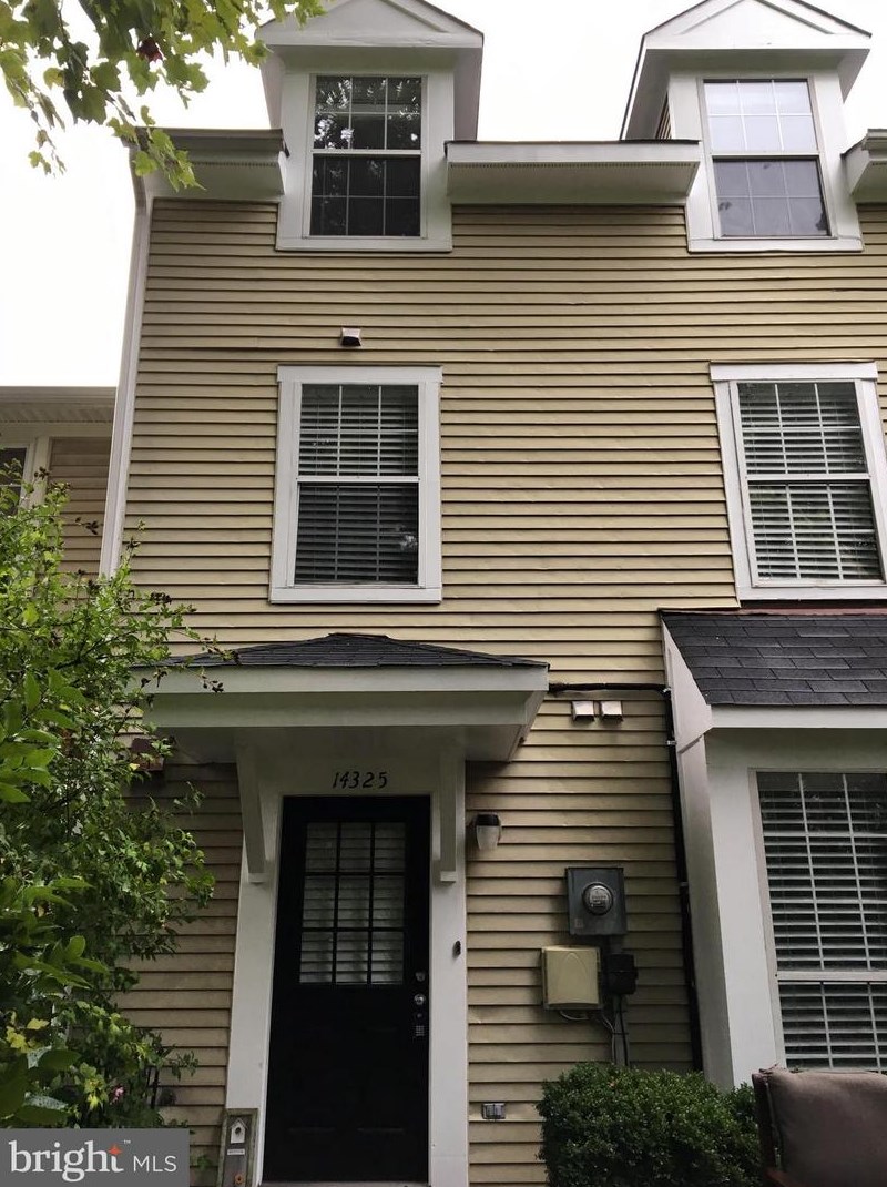 14325 Johnny Moore Ct, Centreville VA  20120-3214 exterior