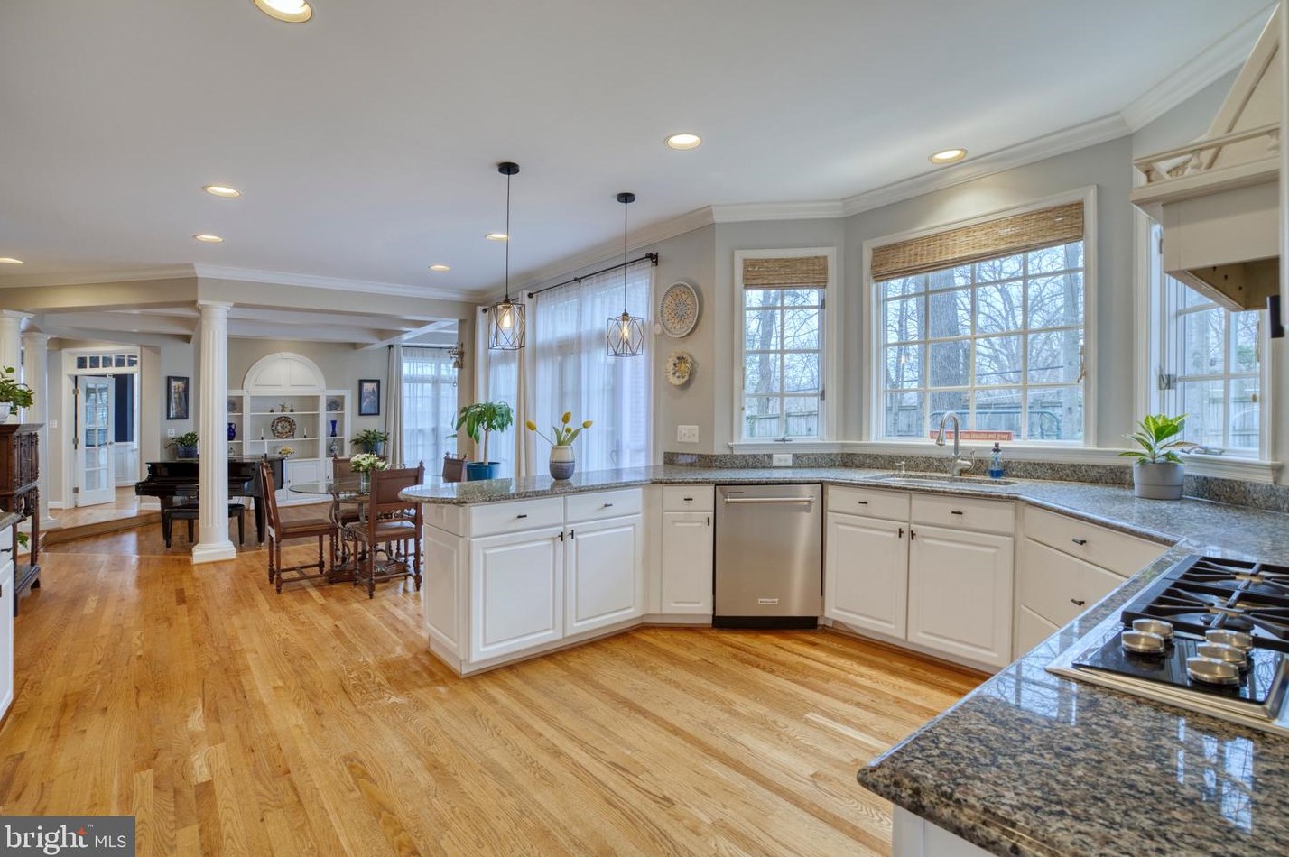 9701 Chilcott Manor Way, Vienna VA  22181-5400 exterior