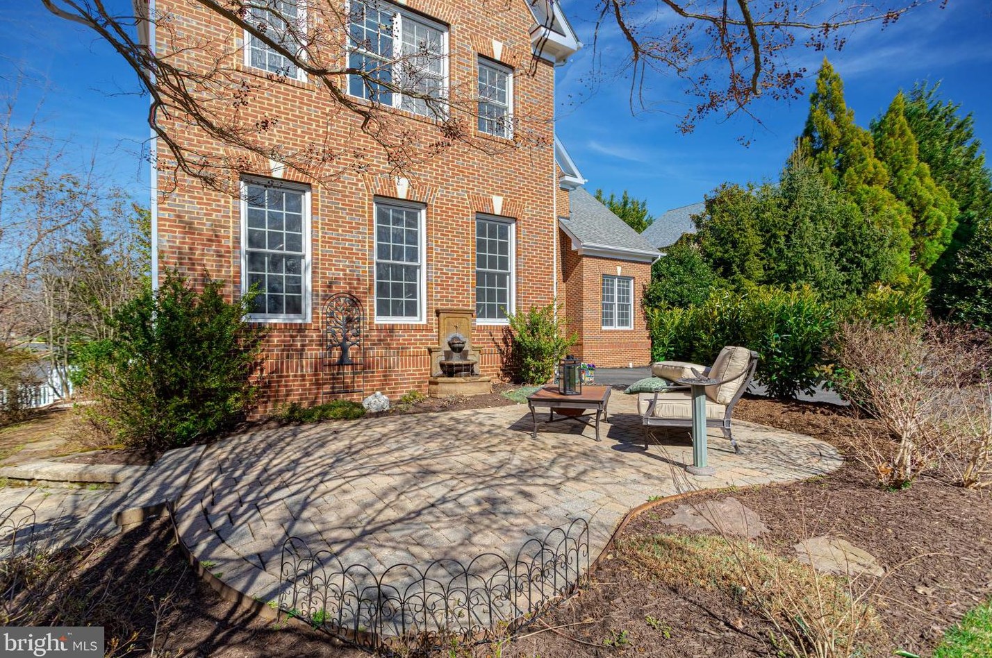 2362 Jawed Pl, Vienna VA  22027-1160 exterior