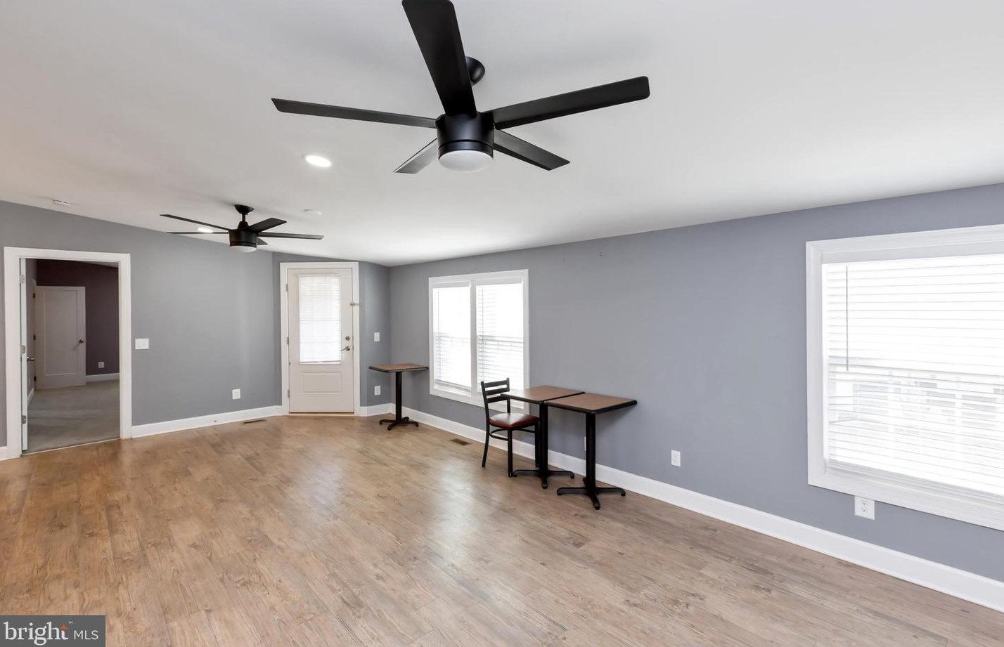 14616 National Dr, Fairfax VA  20151-3949 exterior