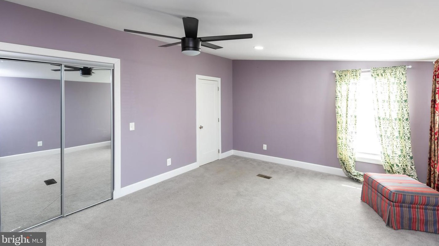 14616 National Dr, Fairfax VA  20151-3949 exterior