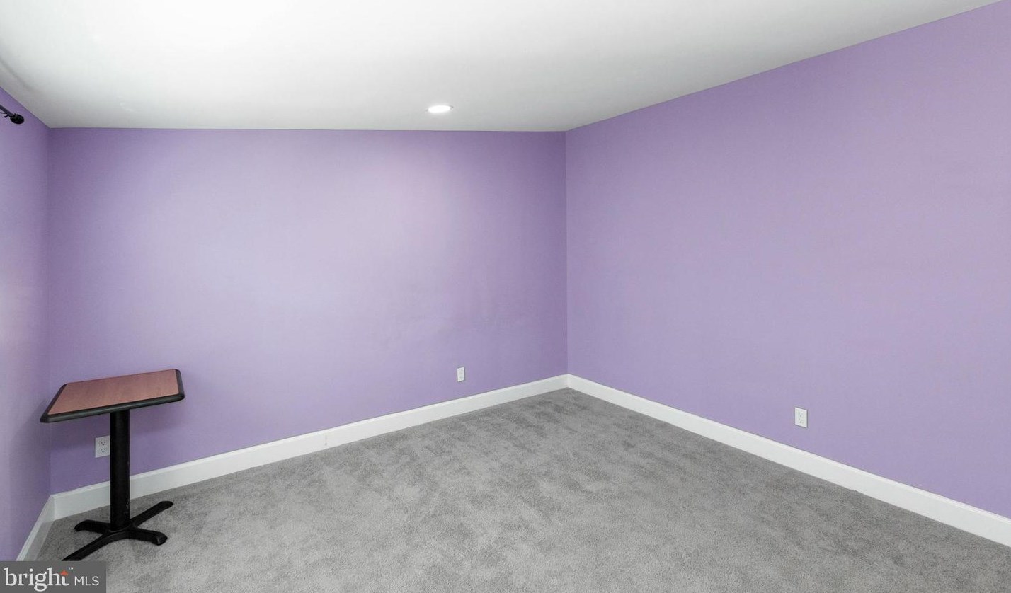 14616 National Dr, Fairfax VA  20151-3949 exterior