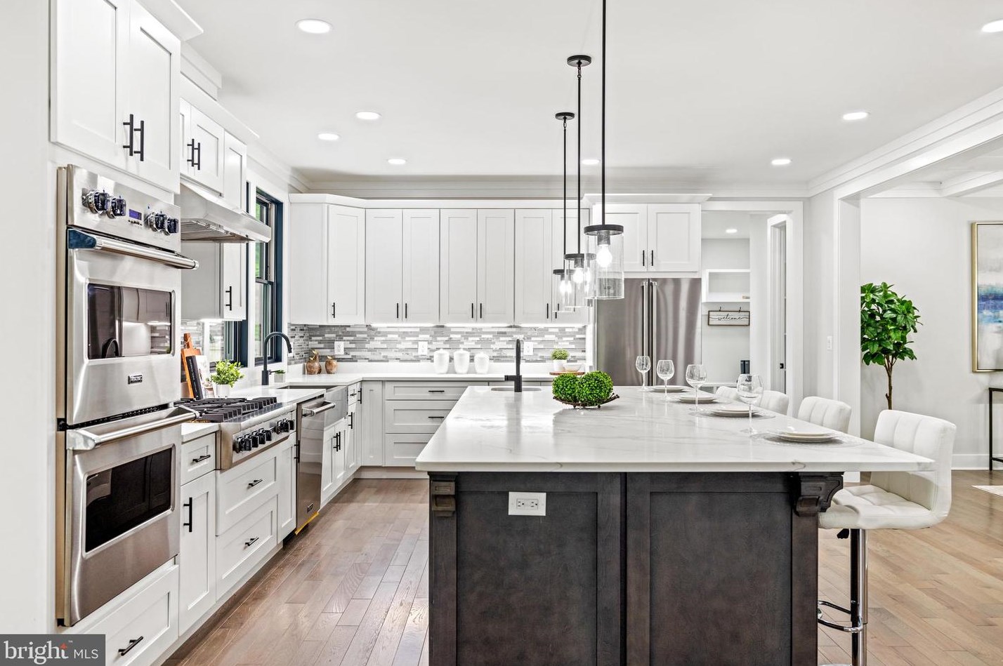 103 Yeonas Dr, Vienna VA  22180-6556 exterior