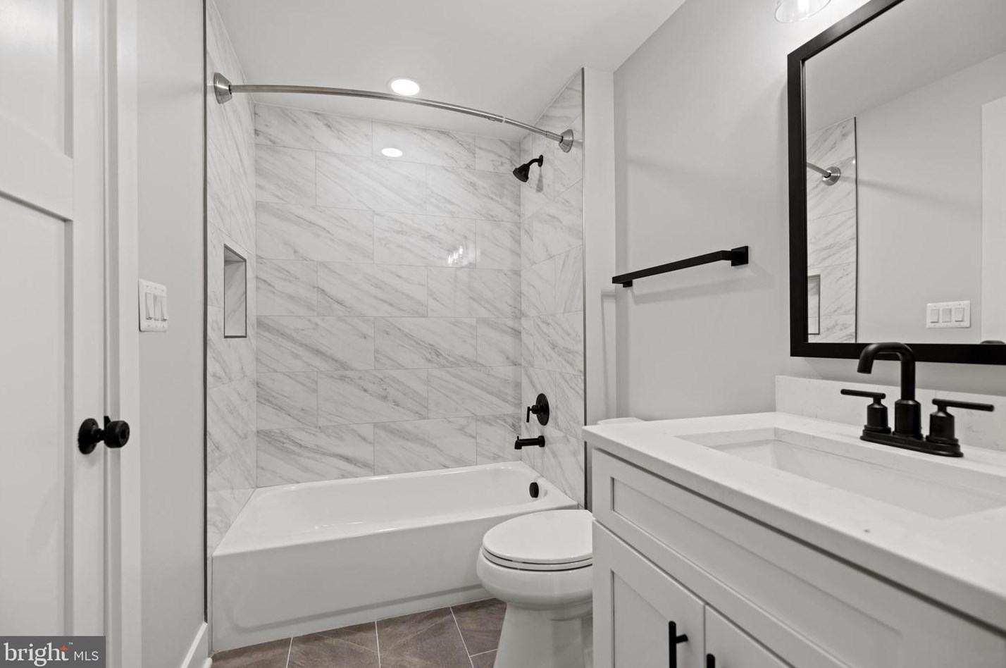 103 Yeonas Dr, Vienna VA  22180-6556 exterior