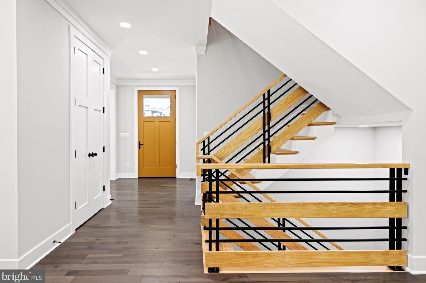 103 Yeonas Dr, Vienna VA  22180-6556 exterior