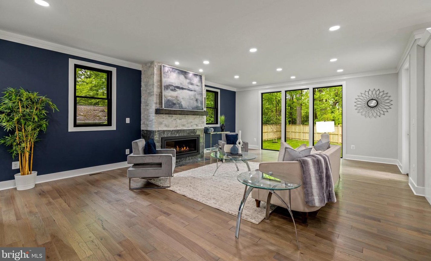 103 Yeonas Dr, Vienna VA  22180-6556 exterior