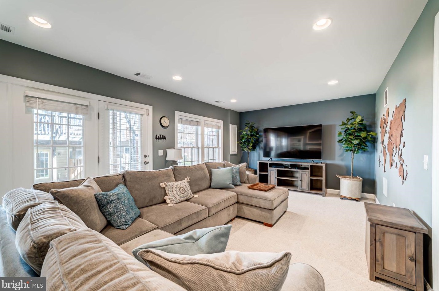 9235 Point Replete Dr, Fort Belvoir VA  22060-7450 exterior