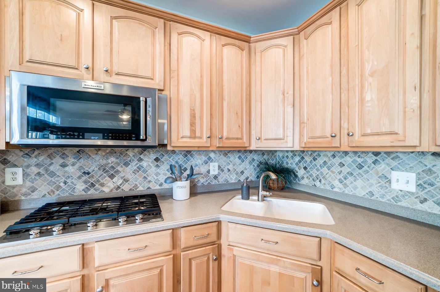 9235 Point Replete Dr, Fort Belvoir VA  22060-7450 exterior