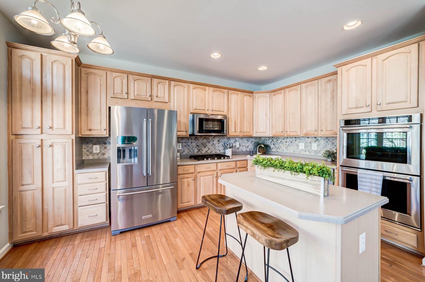 9235 Point Replete Dr, Fort Belvoir VA  22060-7450 exterior